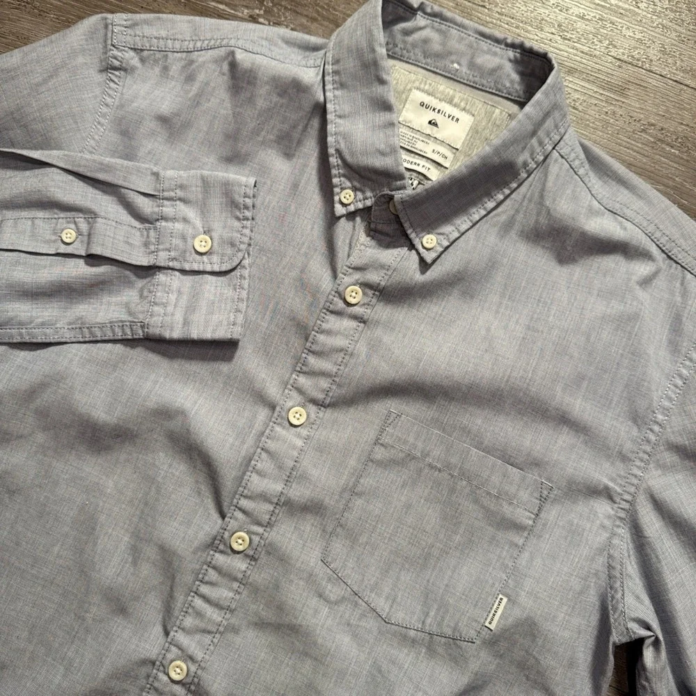 Quiksilver Shirt Mens Small Blue Cotton Casual Modern Fit Button Down LS Skate